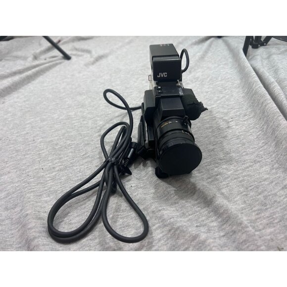 JVC Color Video Camera with TV Zoom Lens Model GX-N7U - Picture 1 of 9